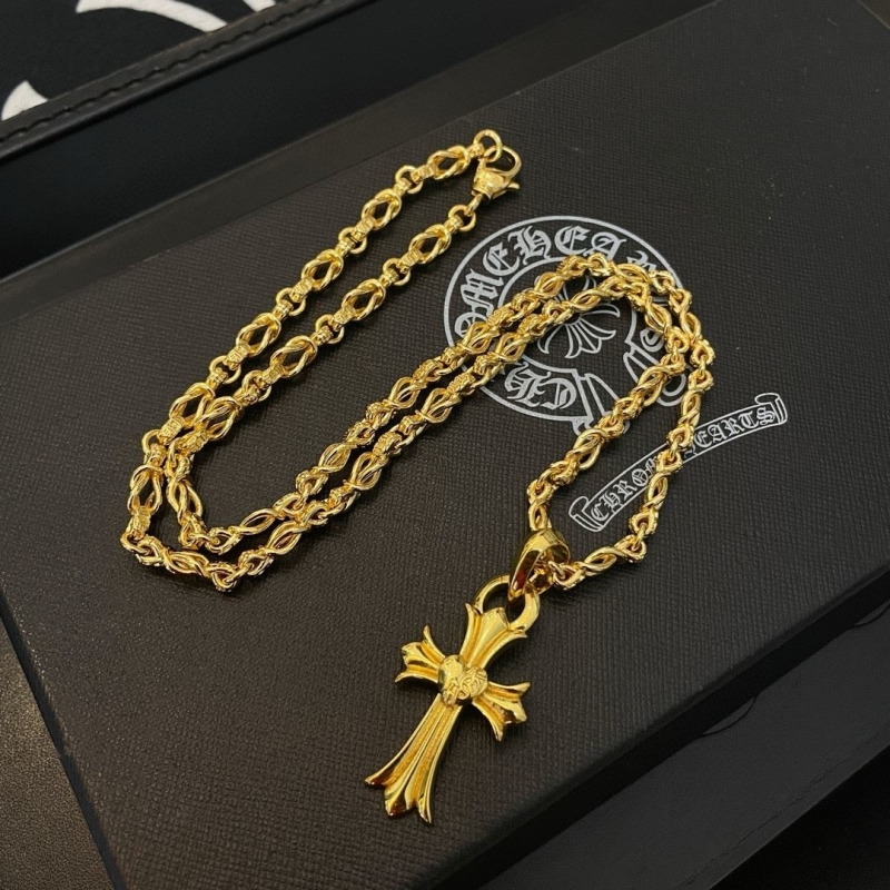 Ch*0me He**ts necklaces